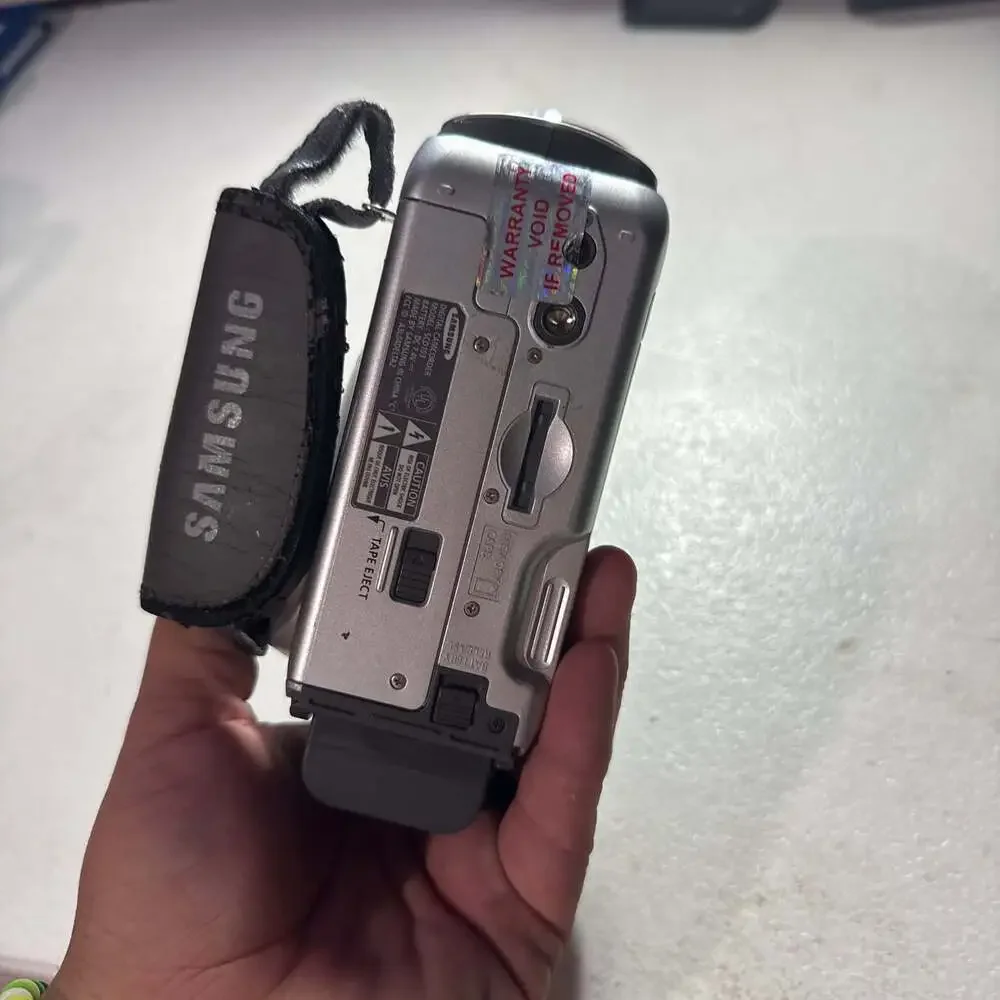 Samsung Digital-cam Mini DV Camcorder 18x Digital Zoom not tested